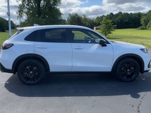 New 2026 Honda HR-V Sport image 9