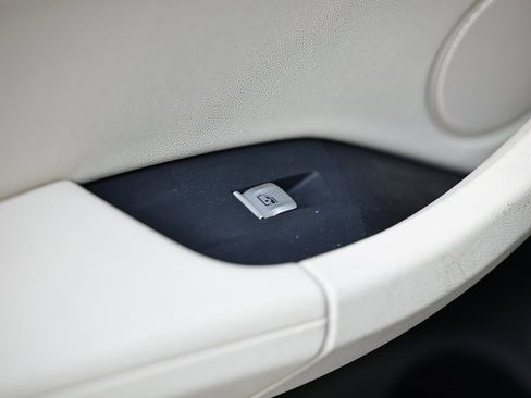 Used 2021 BMW X3 xDrive30i w/ Premium Package image 23