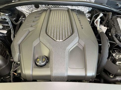 New 2026 Porsche Macan image 24