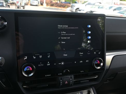 Used 2024 Lexus GX 550 w/ Cold Area Package image 26