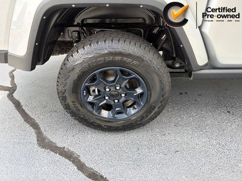 Certified 2023 Jeep Gladiator Sport AWD/4WD image 22