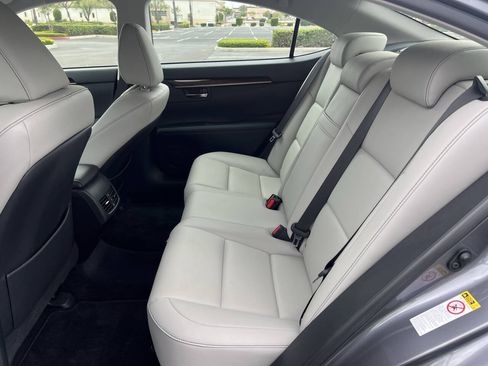 Used 2013 Lexus ES 350 w/ Premium Pkg FWD image 36