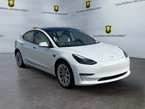 Used 2023 Tesla Model 3 Standard Range image 5
