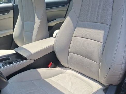 Used 2020 Honda Accord Touring image 11