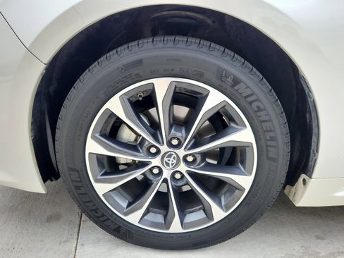 Used 2016 Toyota Avalon XLE FWD image 18