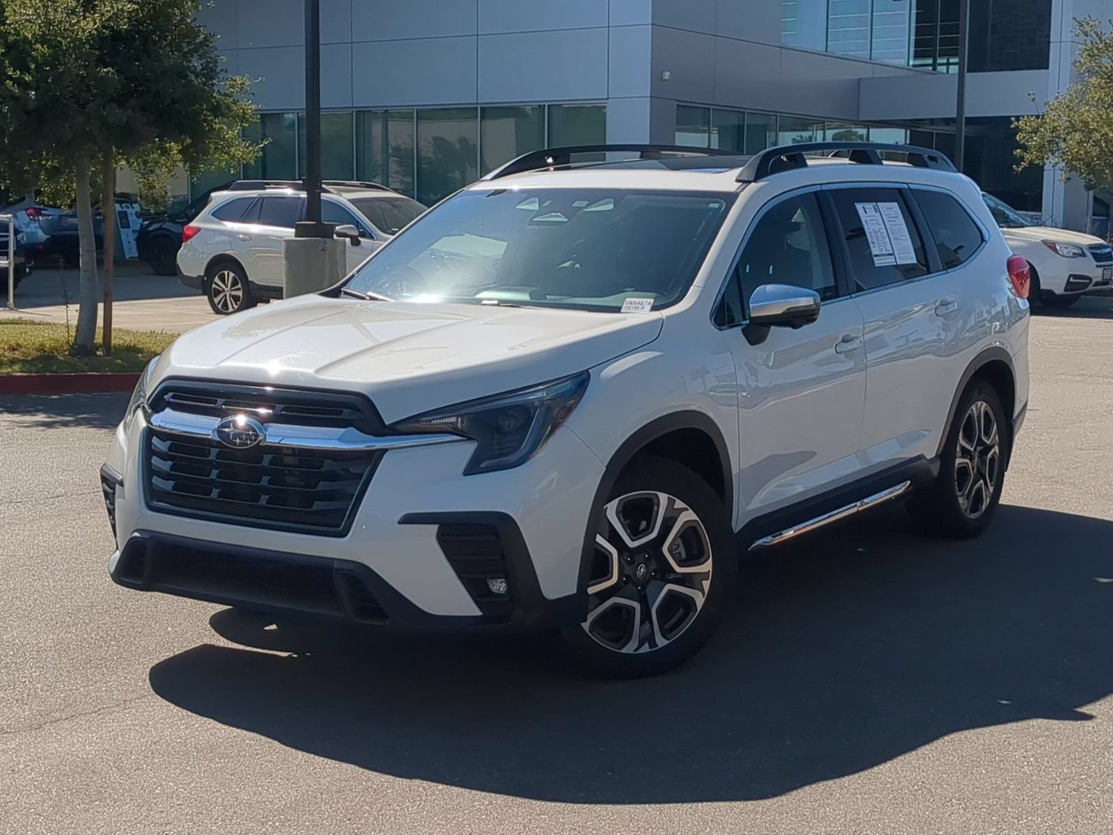 Used 2023 Subaru Ascent Limited w/ Technology Package AWD/4WD image 1