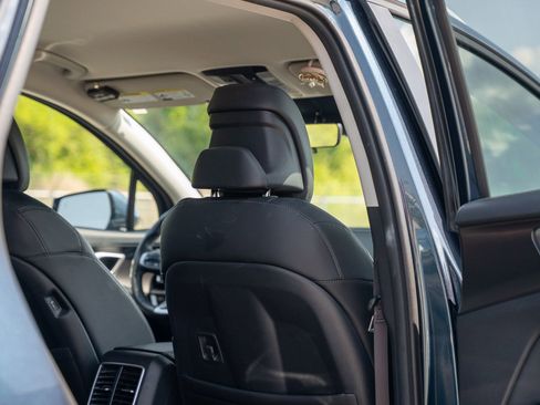 Used 2023 Kia Sportage EX image 14