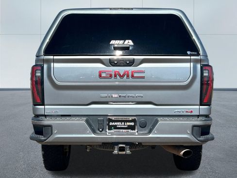 Used 2024 GMC Sierra 2500 AT4 w/ Technology Package AWD/4WD image 4