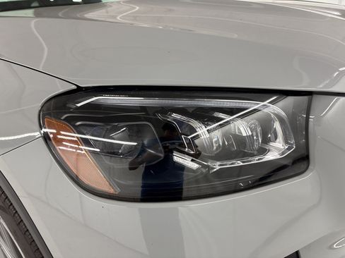 Used 2025 Mercedes-Benz GLS 450 4MATIC image 11