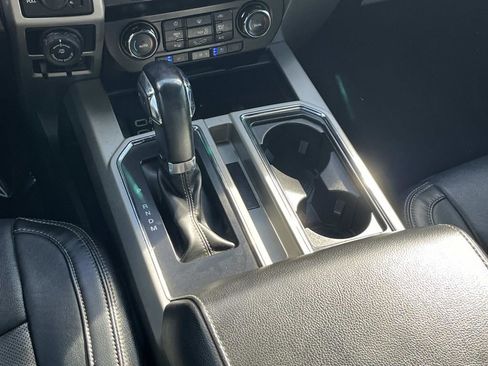 Used 2019 Ford F150 Lariat image 14