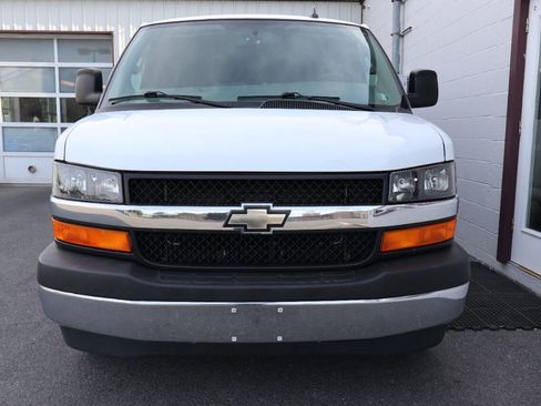 Used 2017 Chevrolet Express 3500 LT w/ LT Preferred Equipment Group RWD image 2