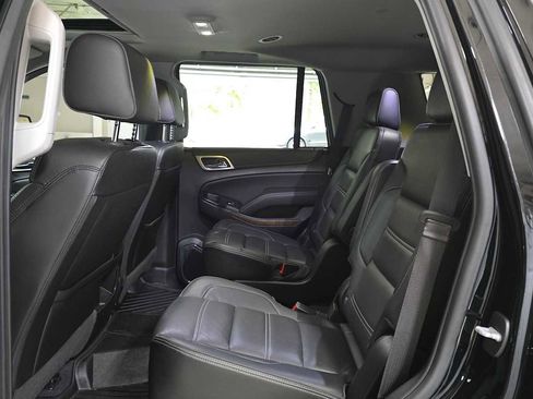 Used 2020 GMC Yukon Denali w/ Denali Premium Package image 16