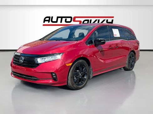Used 2024 Honda Odyssey Sport image 3