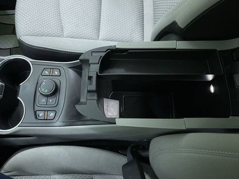 Used 2023 GMC Terrain SLE w/ Driver Convenience Package image 26