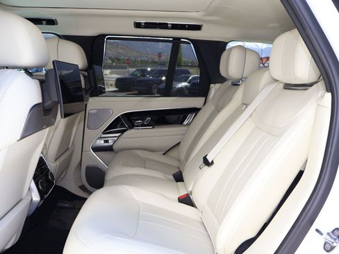 Certified 2025 Land Rover Range Rover Autobiography AWD/4WD image 27