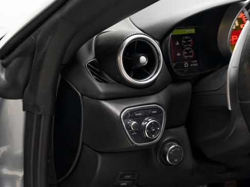 Used 2016 Ferrari California T RWD image 17