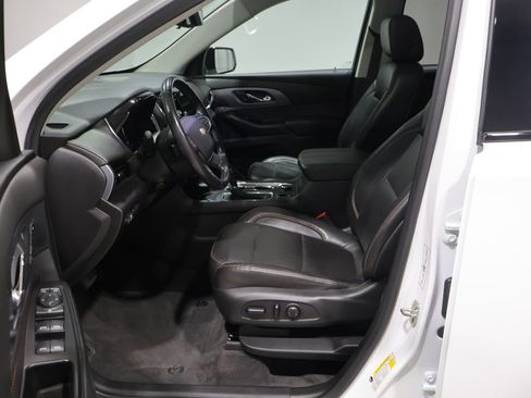 Used 2020 Chevrolet Traverse Premier w/ Redline Edition AWD/4WD image 12