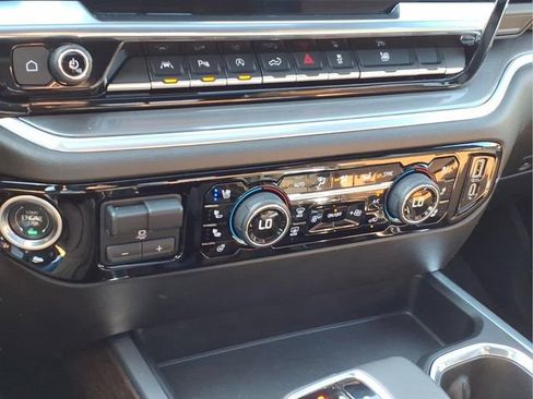 Used 2024 Chevrolet Silverado 1500 High Country image 31