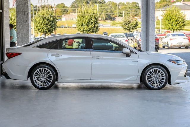 Used 2019 Toyota Avalon Limited FWD image 57