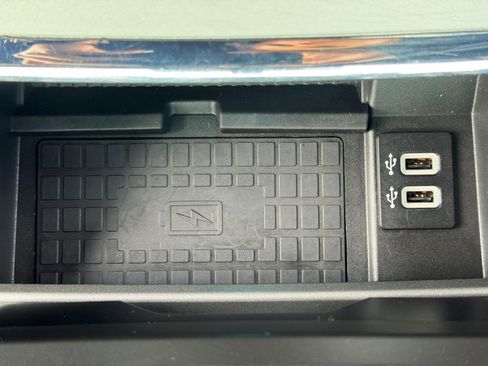 Used 2019 Ford Expedition XLT w/ Equipment Group 202A RWD image 32