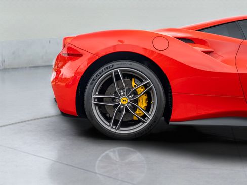 Used 2016 Ferrari 488 GTB RWD image 41