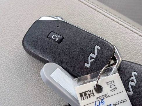 Used 2023 Kia Sportage EX image 32
