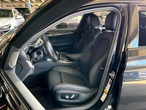 Used 2022 BMW 530i w/ M Sport Package image 7