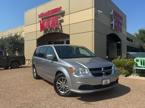 Used 2016 Dodge Grand Caravan SE FWD image 1
