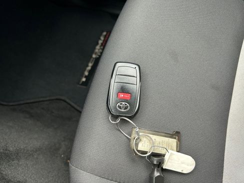 Used 2025 Toyota Tacoma TRD Off-Road AWD/4WD image 18