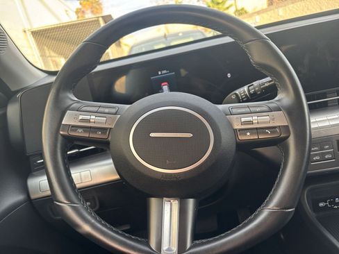 Used 2025 Hyundai Kona SEL image 28