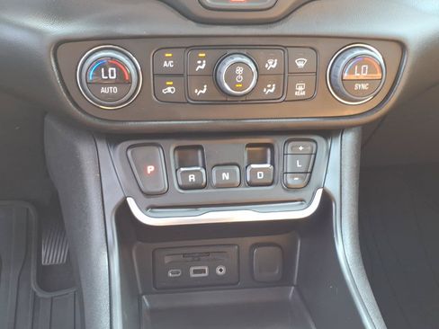 Certified 2019 GMC Terrain SLT w/ Preferred Package AWD/4WD image 20