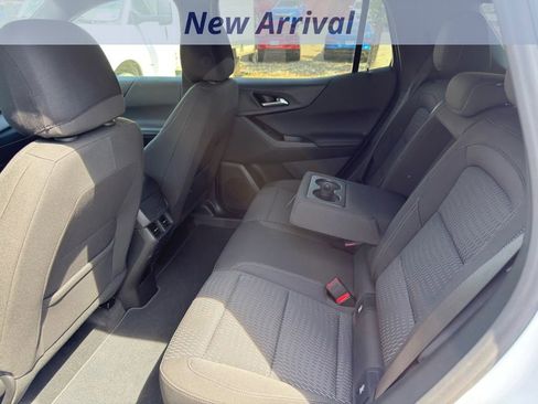 Certified 2025 Chevrolet Equinox LT w/ Safety and Technology Package image 9