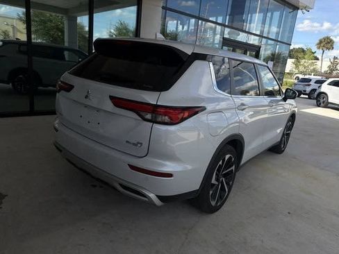 Used 2024 Mitsubishi Outlander 4WD Plug-In Hybrid image 13