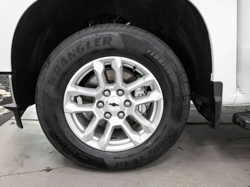 Used 2023 Chevrolet Silverado 1500 LT AWD/4WD image 30