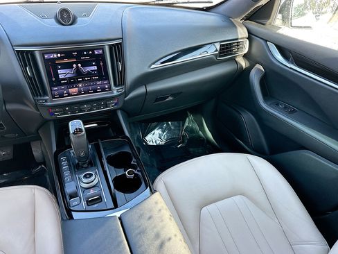 Used 2022 Maserati Levante GT image 24