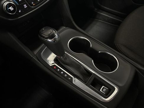 Used 2020 Chevrolet Equinox LT w/ Driver Convenience Package image 41