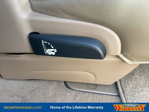 Used 2016 Chrysler Town & Country Touring image 37