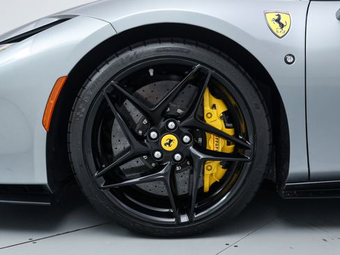 Used 2021 Ferrari F8 Tributo RWD image 38
