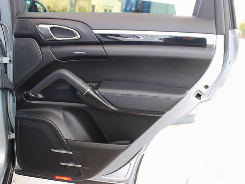 Used 2016 Porsche Cayenne AWD/4WD image 43