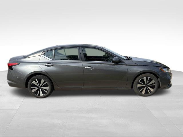 Used 2021 Nissan Altima 2.5 SV FWD image 2