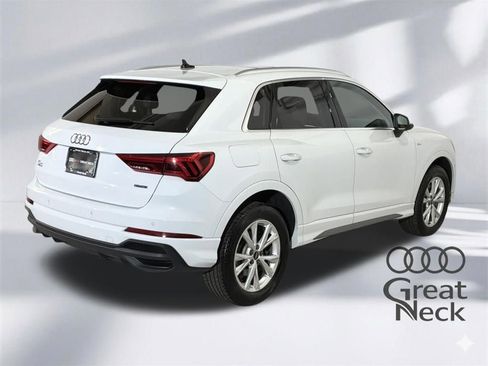 Certified 2025 Audi Q3 2.0T Premium w/ Convenience Package image 10