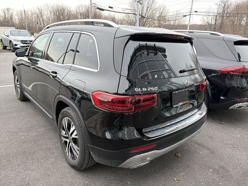Used 2026 Mercedes-Benz GLB 250 4MATIC image 5