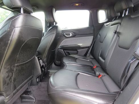Used 2023 Jeep Compass Latitude AWD/4WD image 8