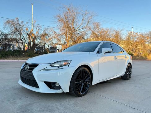 Used 2015 Lexus IS 250 image 2