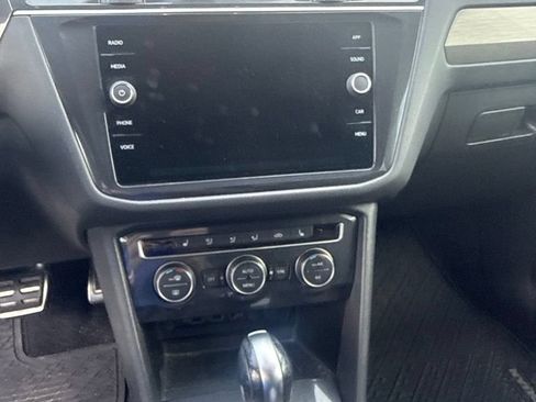 Used 2020 Volkswagen Tiguan SE R-Line FWD image 4
