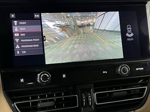 Used 2023 Porsche Macan image 20