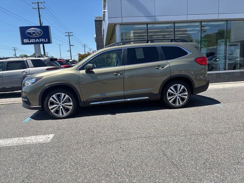 Used 2022 Subaru Ascent Limited w/ Technology Package AWD/4WD image 9