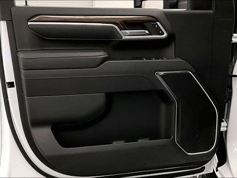 Used 2025 Chevrolet Silverado 2500 LT w/ Convenience Package image 18