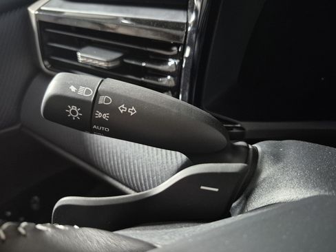 New 2026 Toyota Camry Hybrid FWD image 21