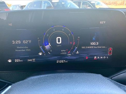 Used 2025 Chevrolet Traverse LT image 20